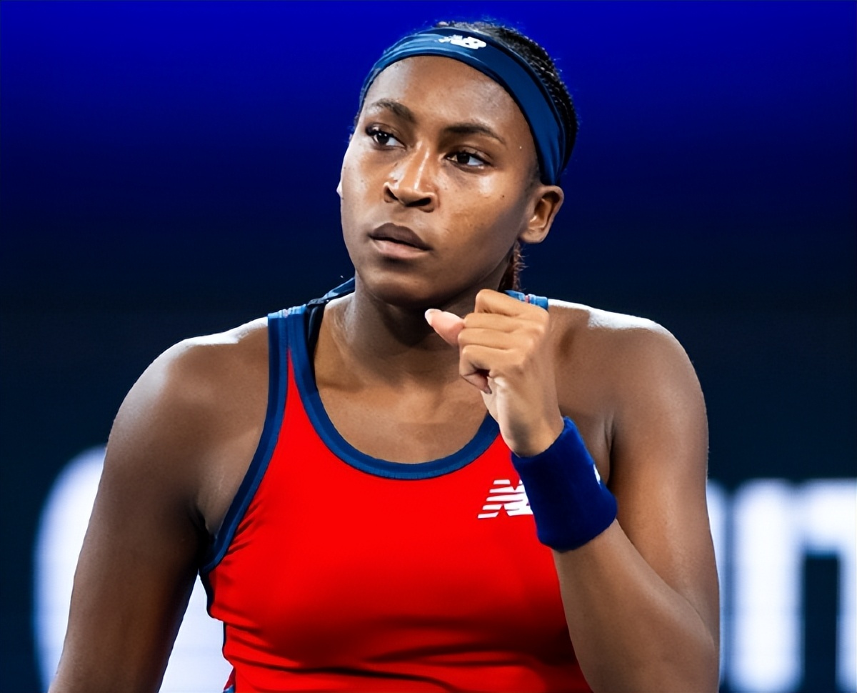 全球足球赛事盛况：女选手豪气出击斩获冠军的简单介绍