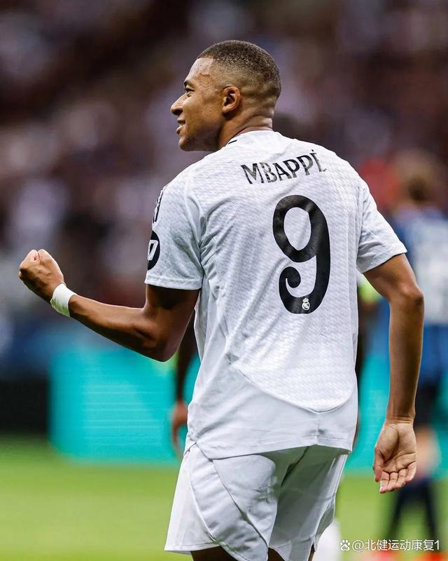 姆巴佩在加拿大队比赛中爆冷，问鼎冠军引发热议！